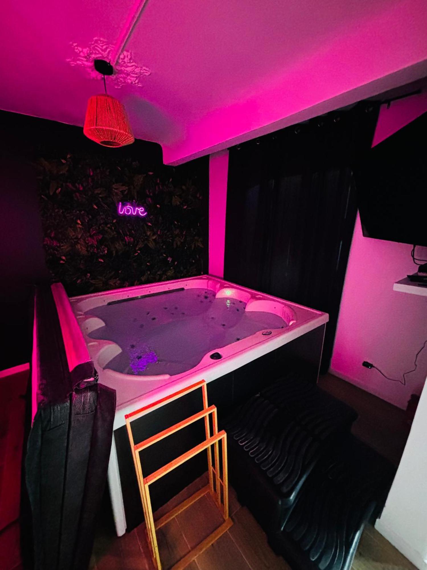Hotel Nid'Ange à Piolenc Extérieur photo